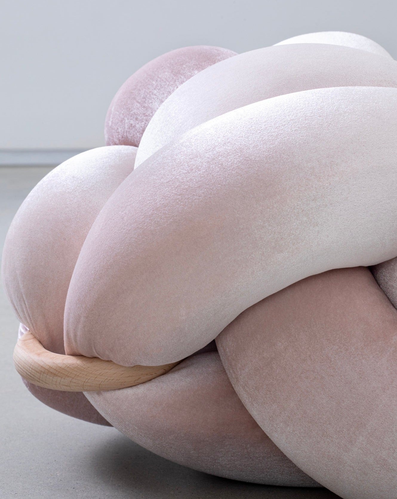 (L) Pink Pearl Knot Floor Cushion